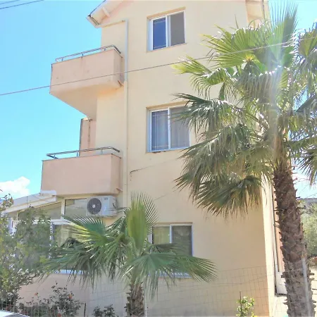 Aparthotel Dema *