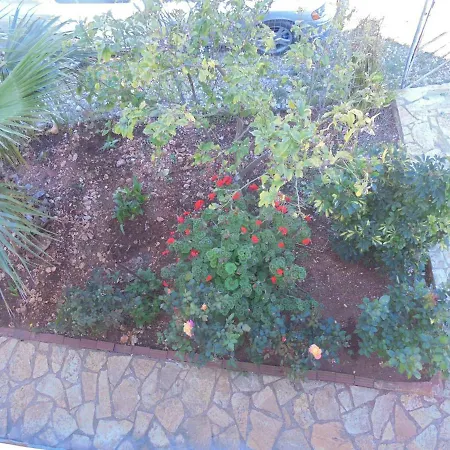 Dema Aparthotel Ksamil